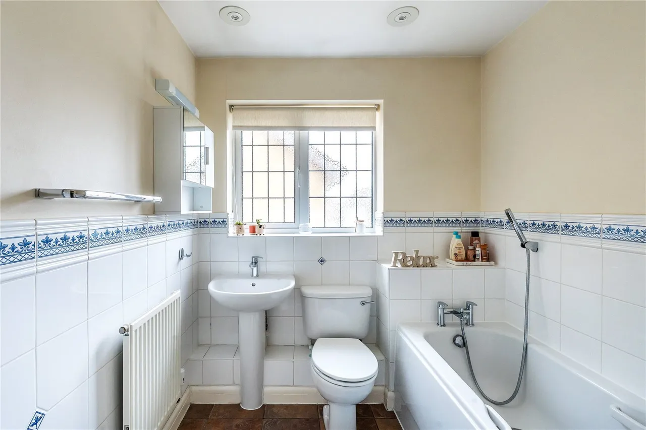 Dumville Drive, Godstone, RH9, photo 17