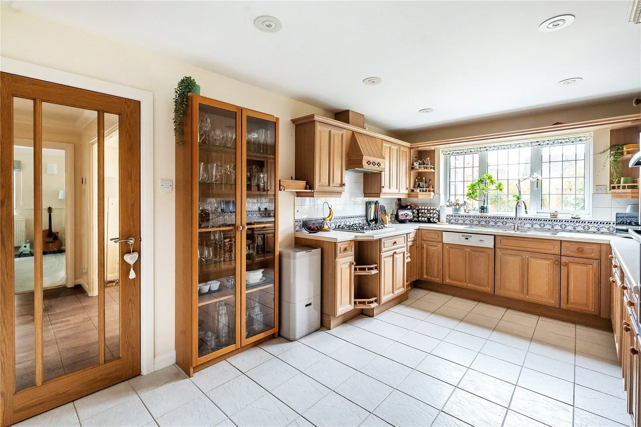 Dumville Drive, Godstone, RH9, photo 5