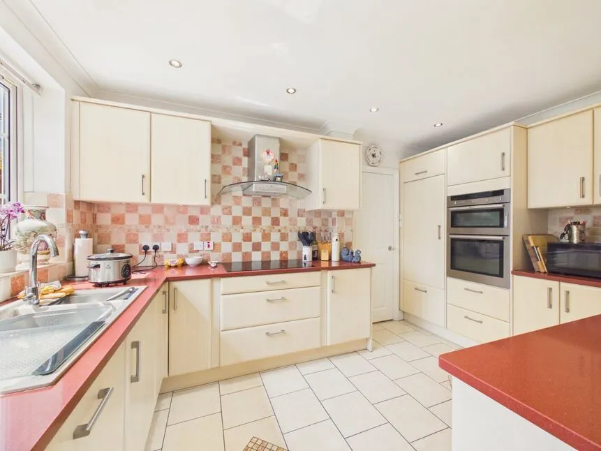 Corone Close, Folkestone, CT19, photo 12