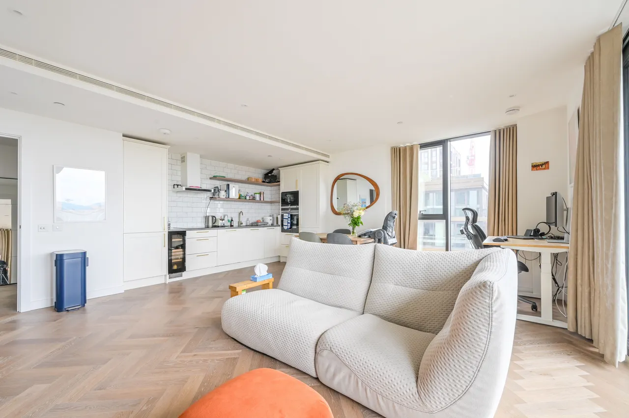 Flat 1104, 23 Gauging Square, London, photo 9