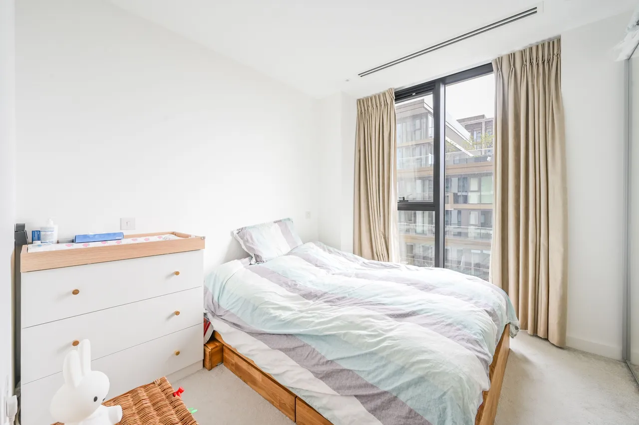 Flat 1104, 23 Gauging Square, London, photo 4