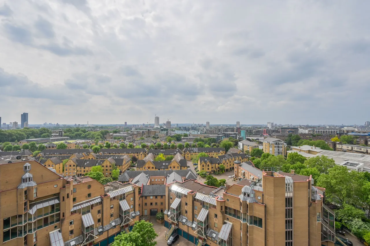 Flat 1104, 23 Gauging Square, London, photo 11
