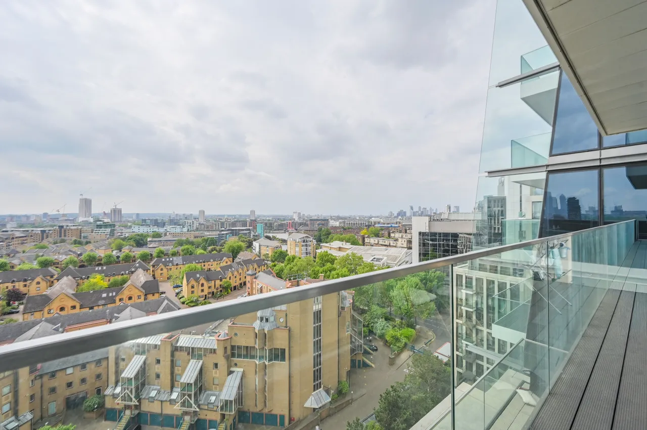 Flat 1104, 23 Gauging Square, London, photo 10
