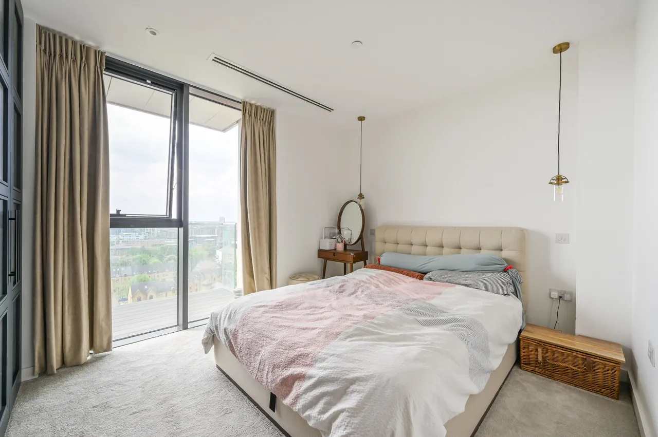 Flat 1104, 23 Gauging Square, London, photo 12
