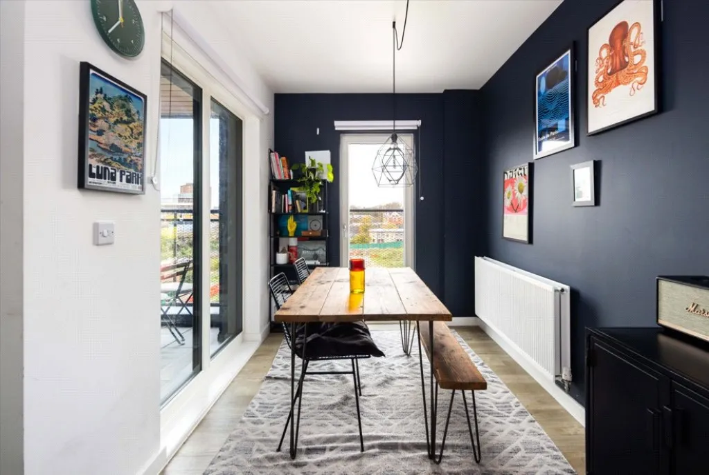 Wintergreen Court, E9, photo 4