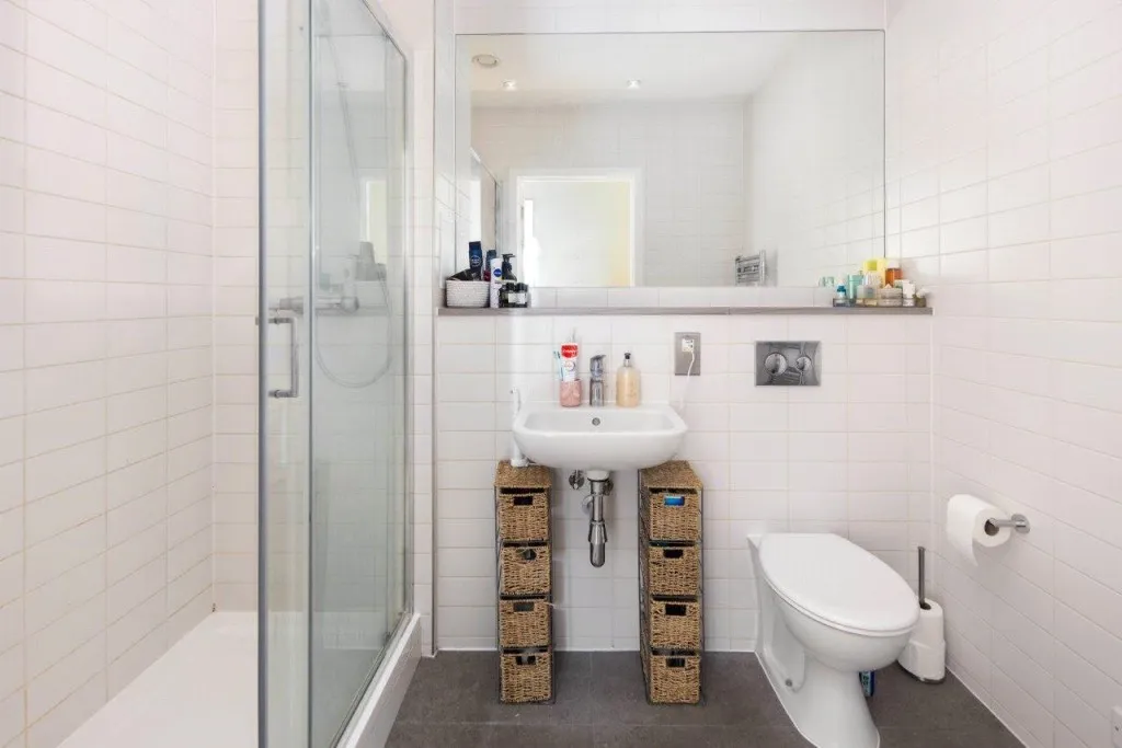 Wintergreen Court, E9, photo 6