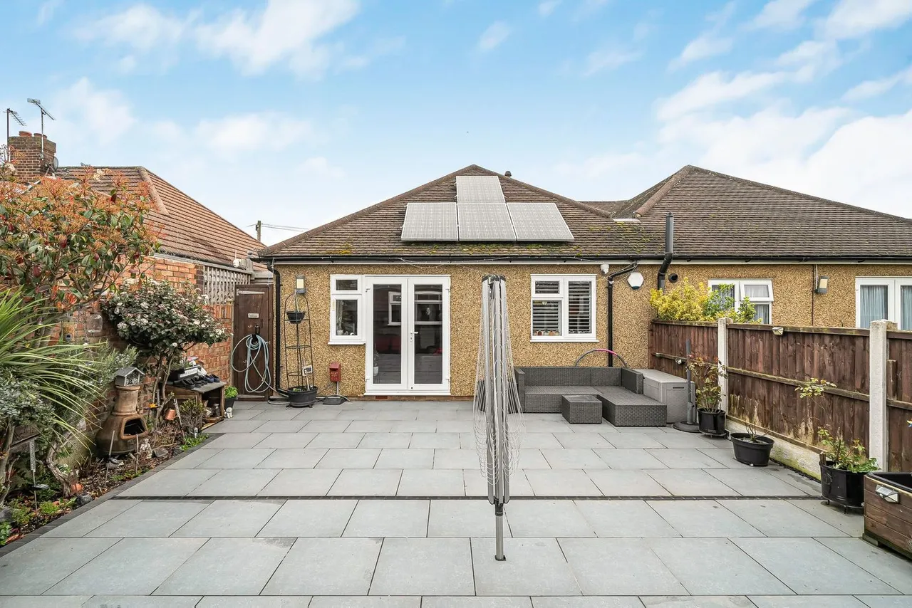 Meadow Road, Ashford, TW15, photo 17