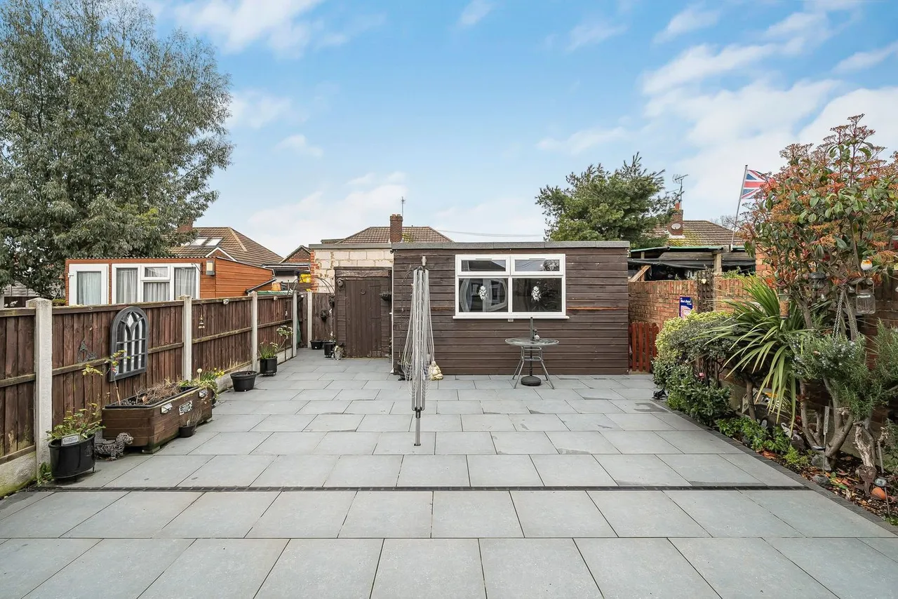 Meadow Road, Ashford, TW15, photo 19