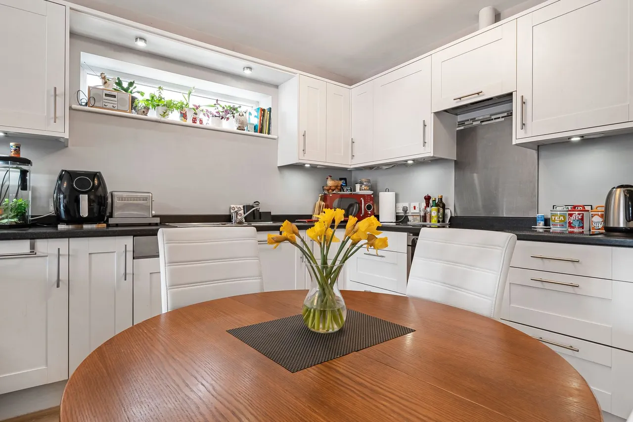 Meadow Road, Ashford, TW15, photo 6