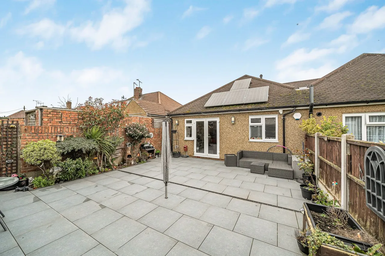 Meadow Road, Ashford, TW15, photo 16