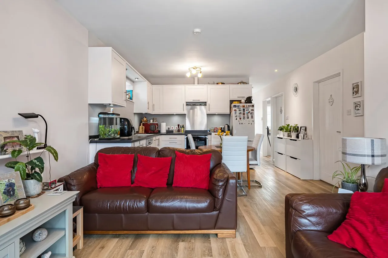 Meadow Road, Ashford, TW15, photo 4