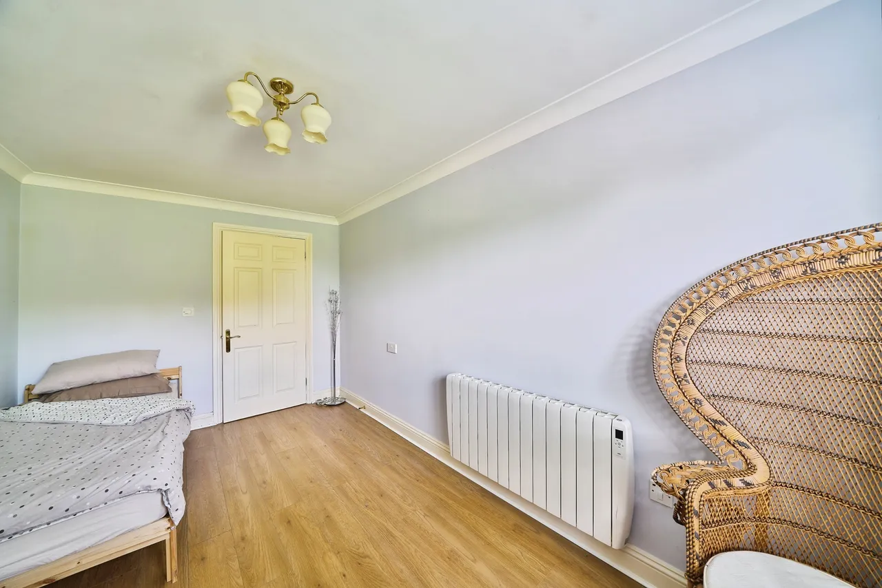 Victoria Road, Buckhurst Hill, photo 11