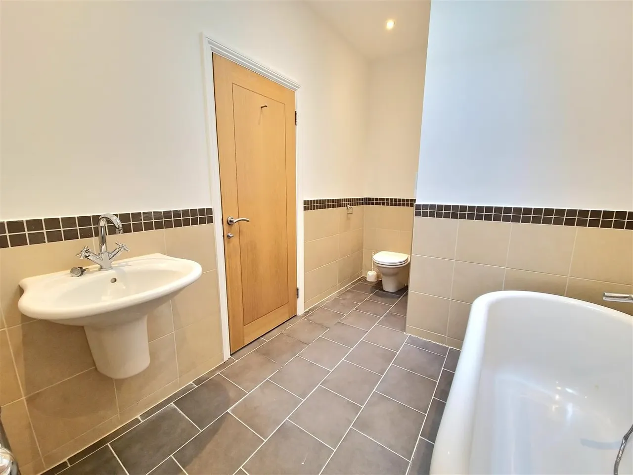 Fort Crescent, Margate, Kent CT9 1HX, photo 14