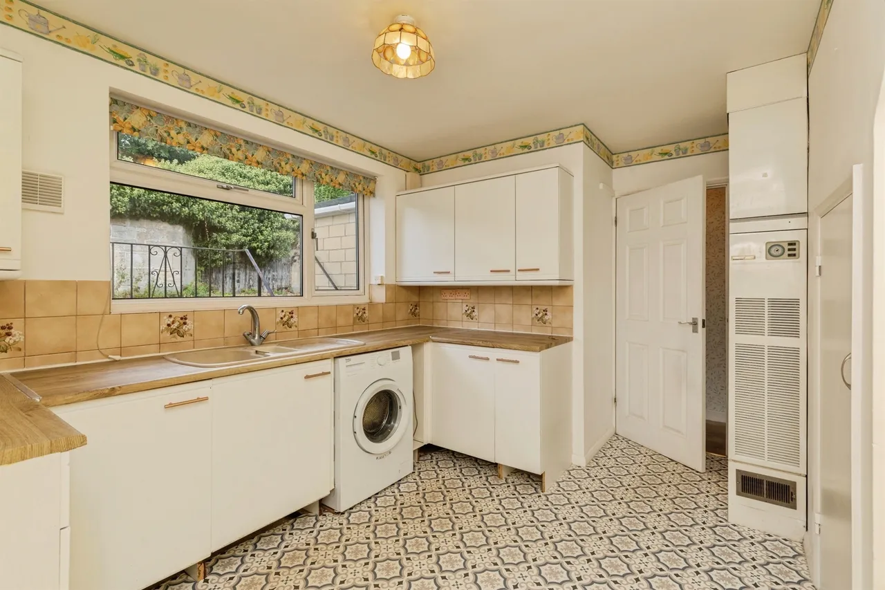 Walnut Drive, Bath, BA2, photo 5