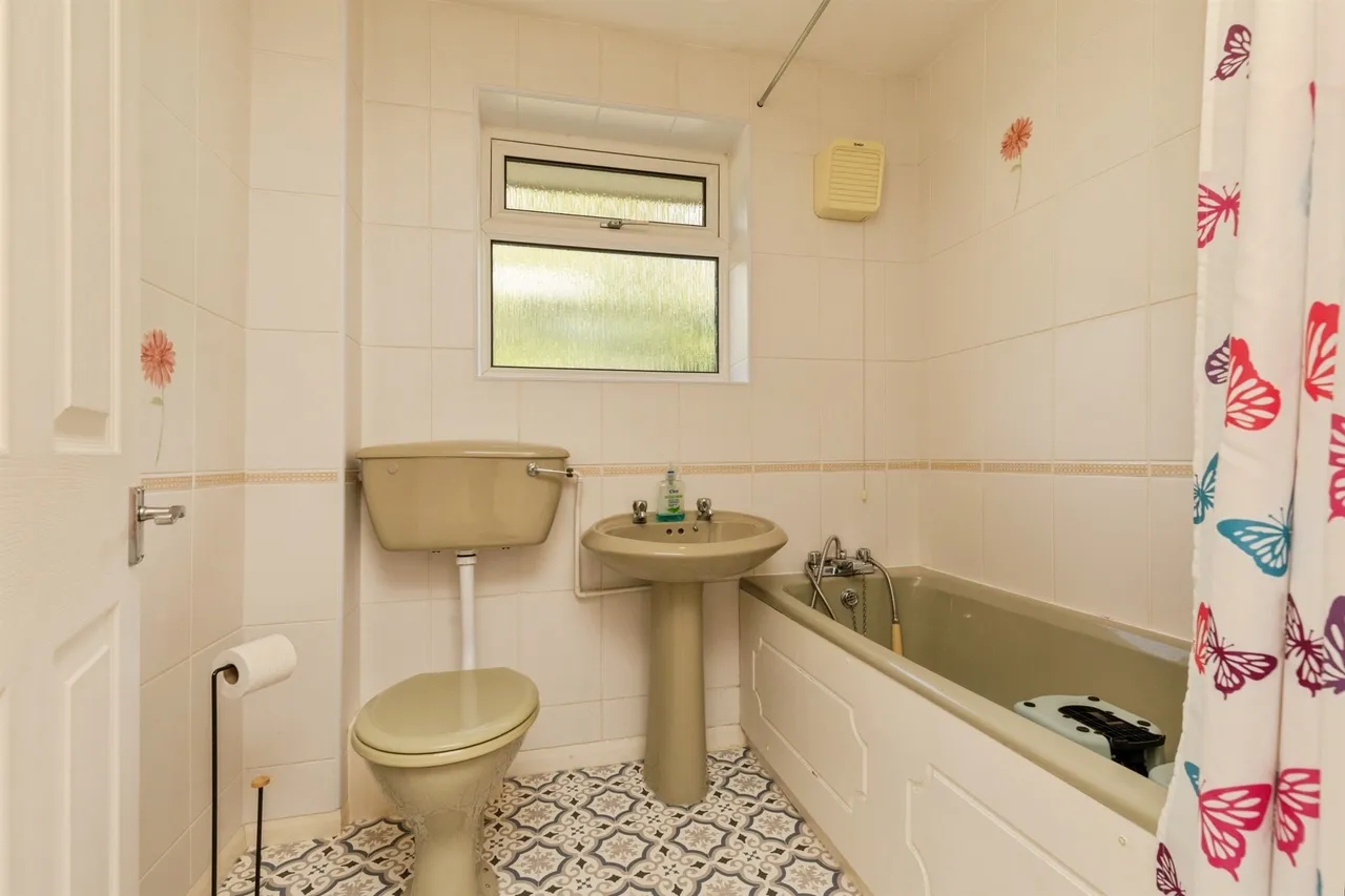Walnut Drive, Bath, BA2, photo 9