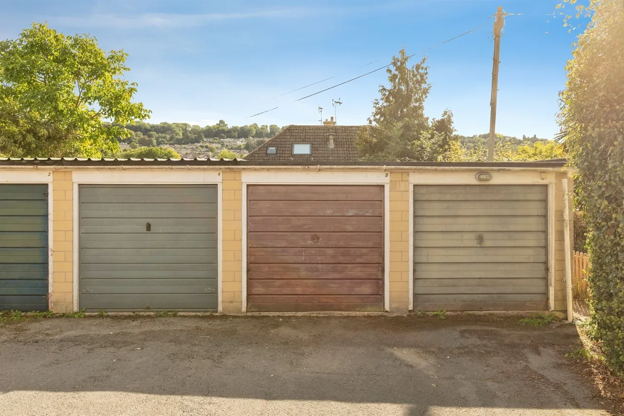 Walnut Drive, Bath, BA2, photo 12