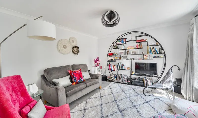College Avenue, Epsom, KT17, photo 11