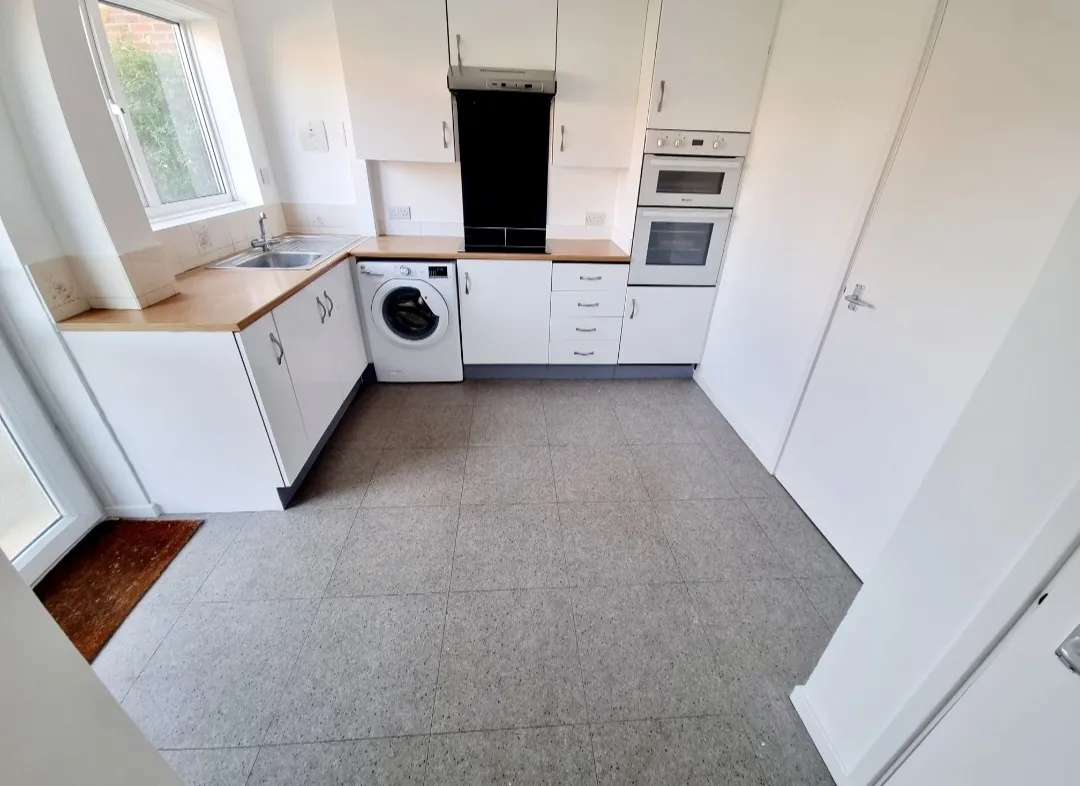Hydean Way, SG2, photo 6