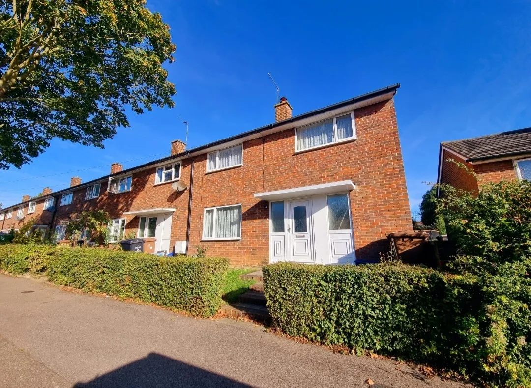 3 bed house to rent, Hydean Way, SG2