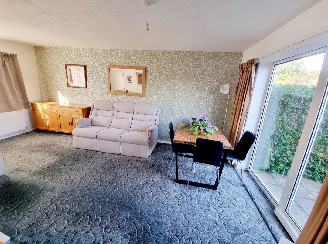 Hydean Way, SG2, photo 7