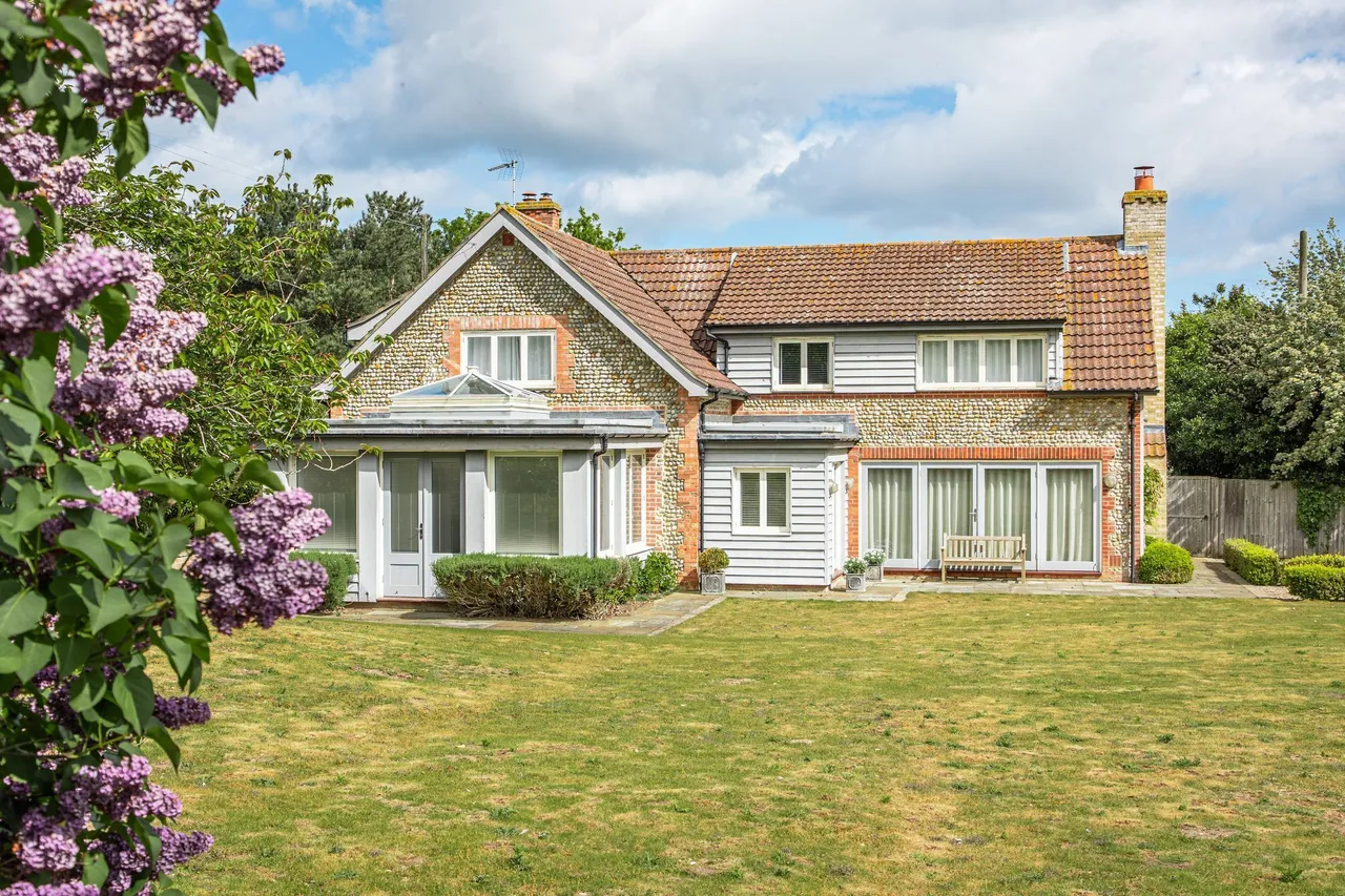 Exceptional Coastal Home in Blakeney, photo 22