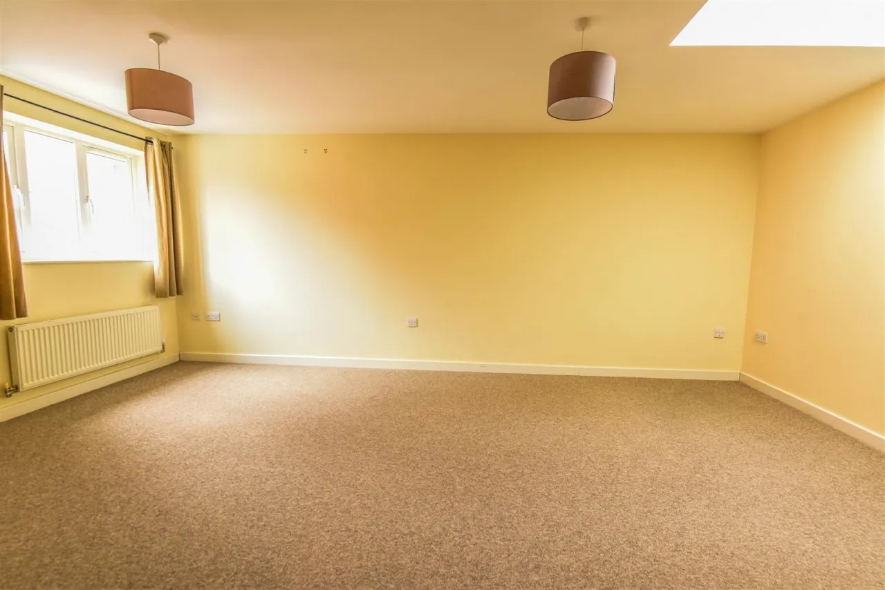 Phelps Mill Close, Dursley, GL11, photo 11