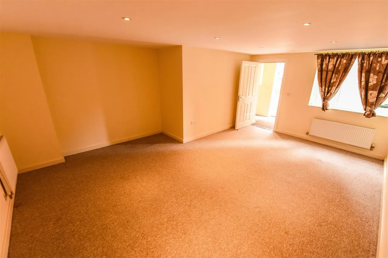 Phelps Mill Close, Dursley, GL11, photo 5