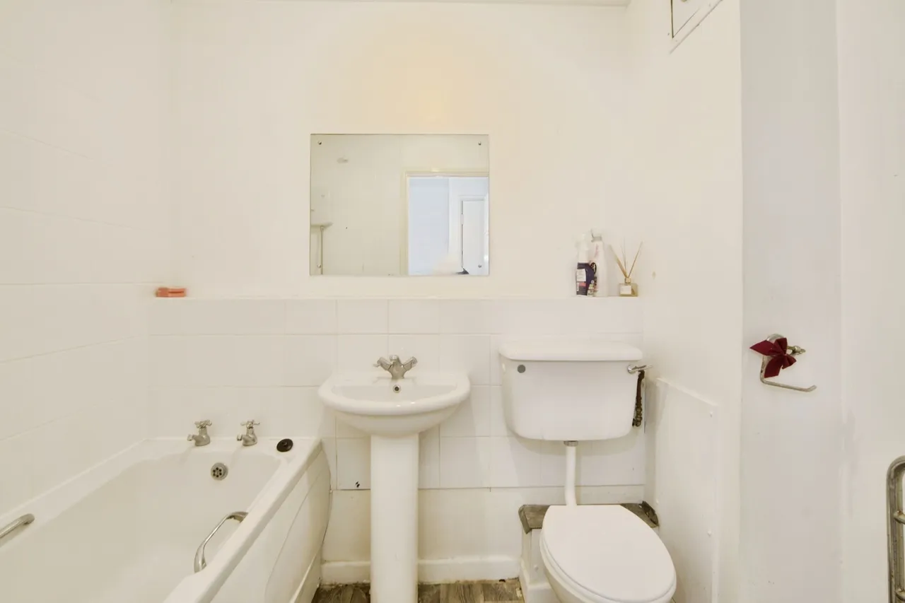 Cambridge Road, LONDON, London, E11, photo 12