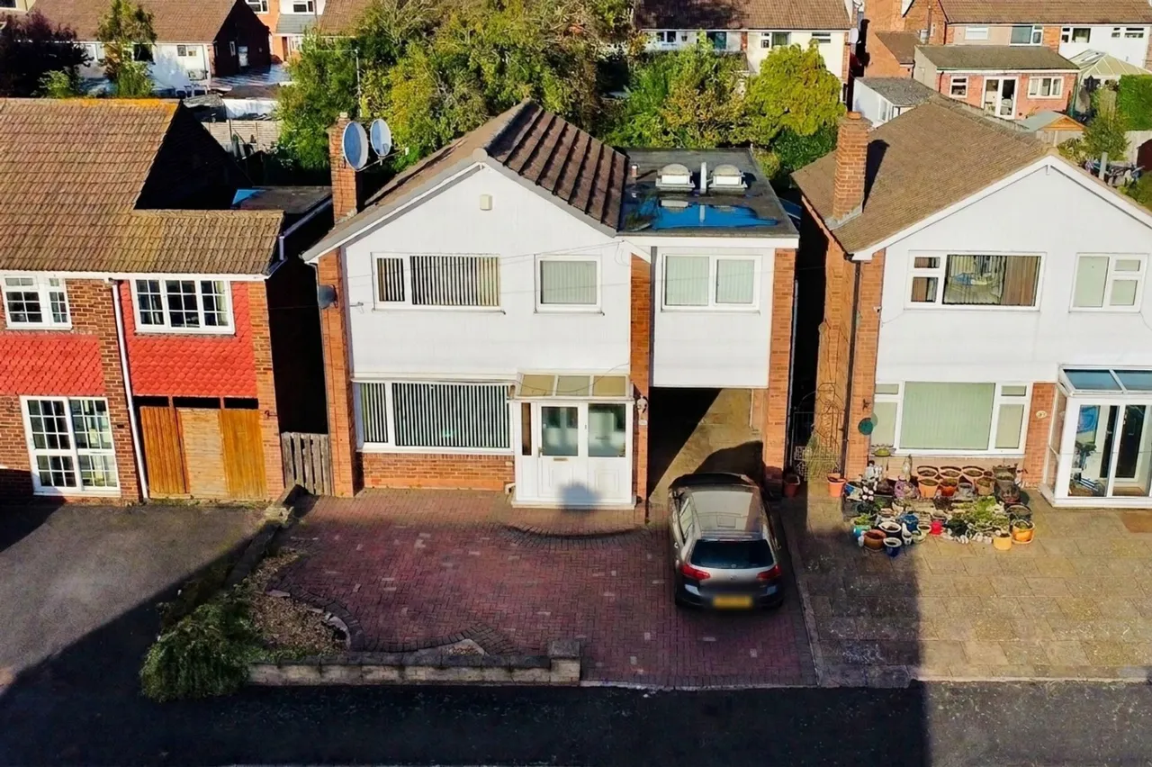 5 bed house for sale, Farmway, Braunstone Town, LE3