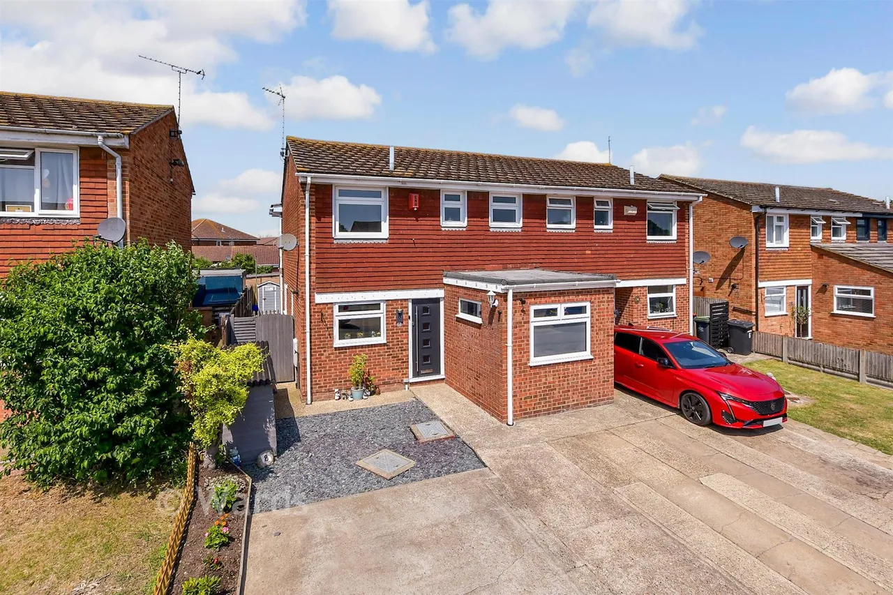 4 bed house for sale, Wrentham Avenue, Herne Bay, CT6