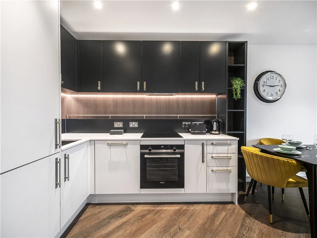 Eden Grove, Staines-upon-Thames, TW18, photo 9