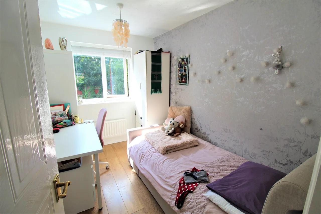 Gilbert Road, Grays, Essex, RM16 6NR, photo 12