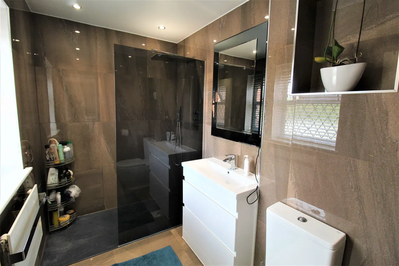 Gilbert Road, Grays, Essex, RM16 6NR, photo 16
