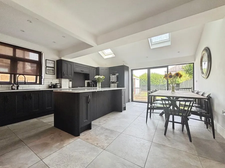 Ton-Yr-Ywen Avenue, Heath, CF14, photo 2