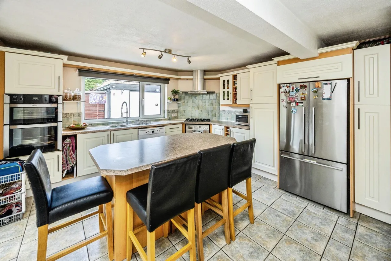 Moorlands Road, Huddersfield, HD3, photo 3