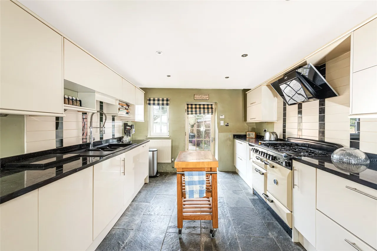 Bedford Street, Woburn, MK17, photo 4
