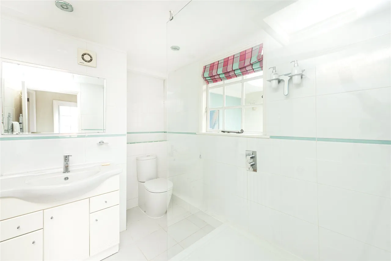 Bedford Street, Woburn, MK17, photo 18