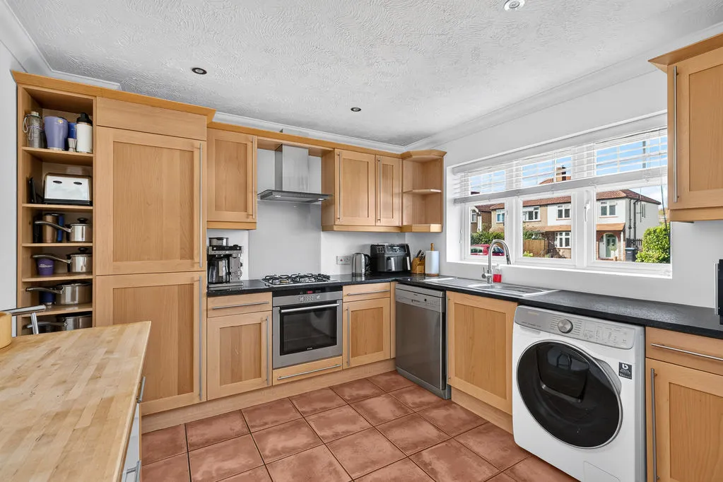 School Lane, Addlestone KT15 1TA, photo 8