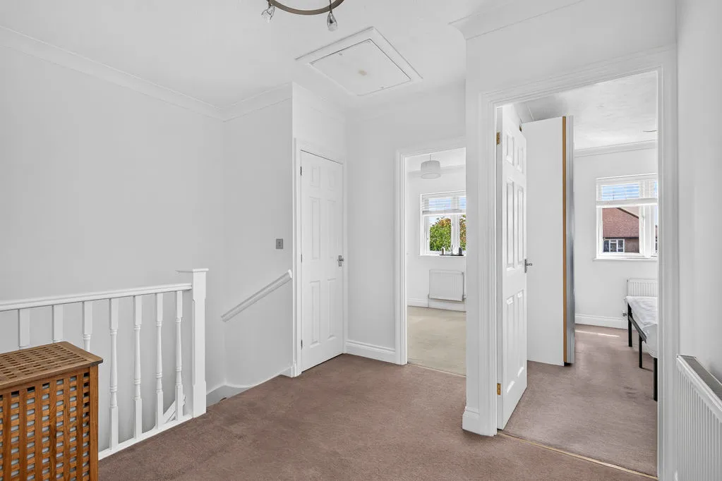 School Lane, Addlestone KT15 1TA, photo 16