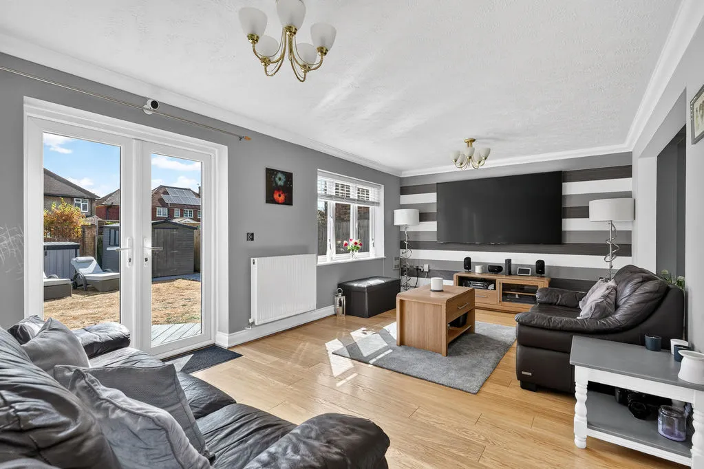 School Lane, Addlestone KT15 1TA, photo 4