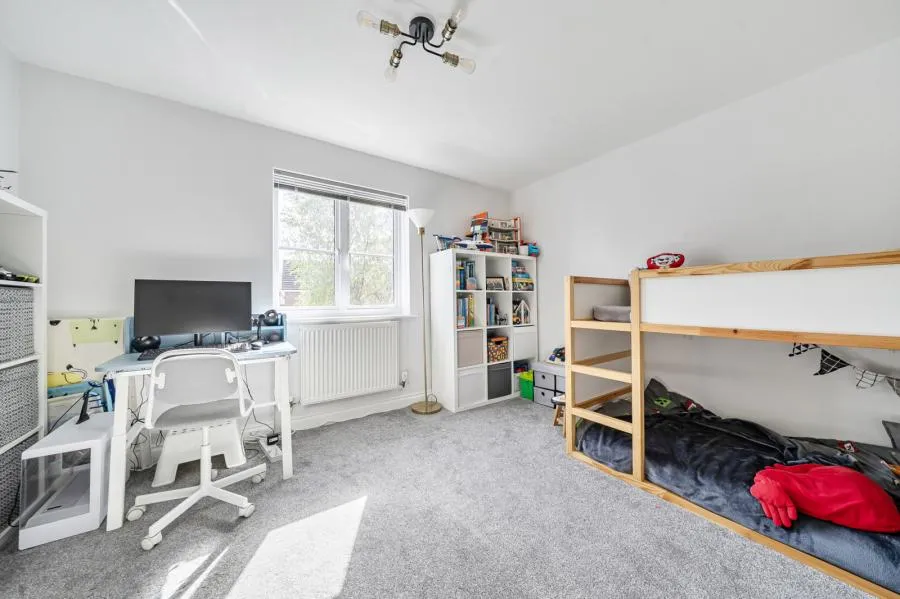 Urquhart Road, Thatcham, RG19, photo 13