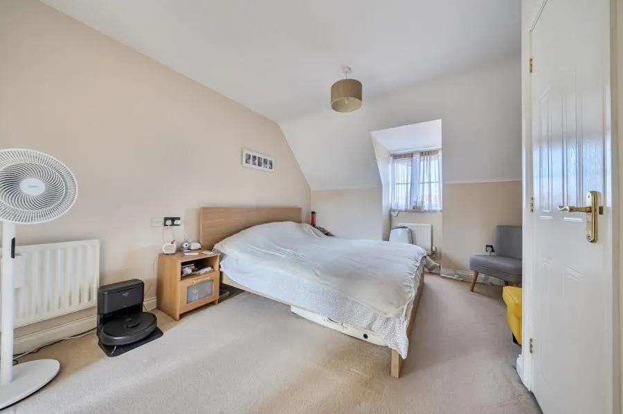 Urquhart Road, Thatcham, RG19, photo 8