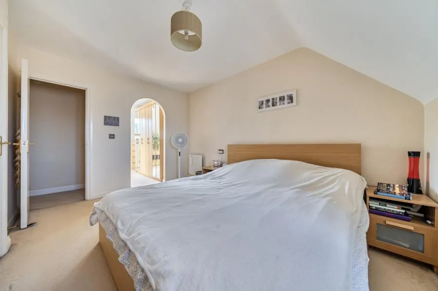 Urquhart Road, Thatcham, RG19, photo 9