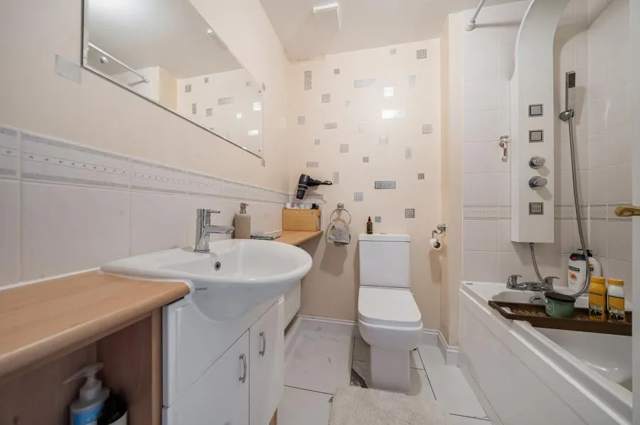 Urquhart Road, Thatcham, RG19, photo 16