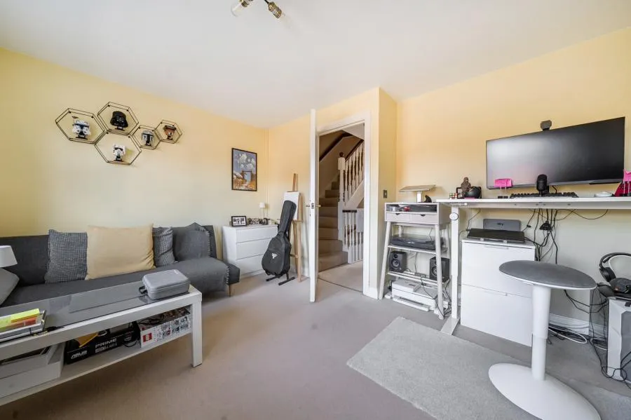 Urquhart Road, Thatcham, RG19, photo 12