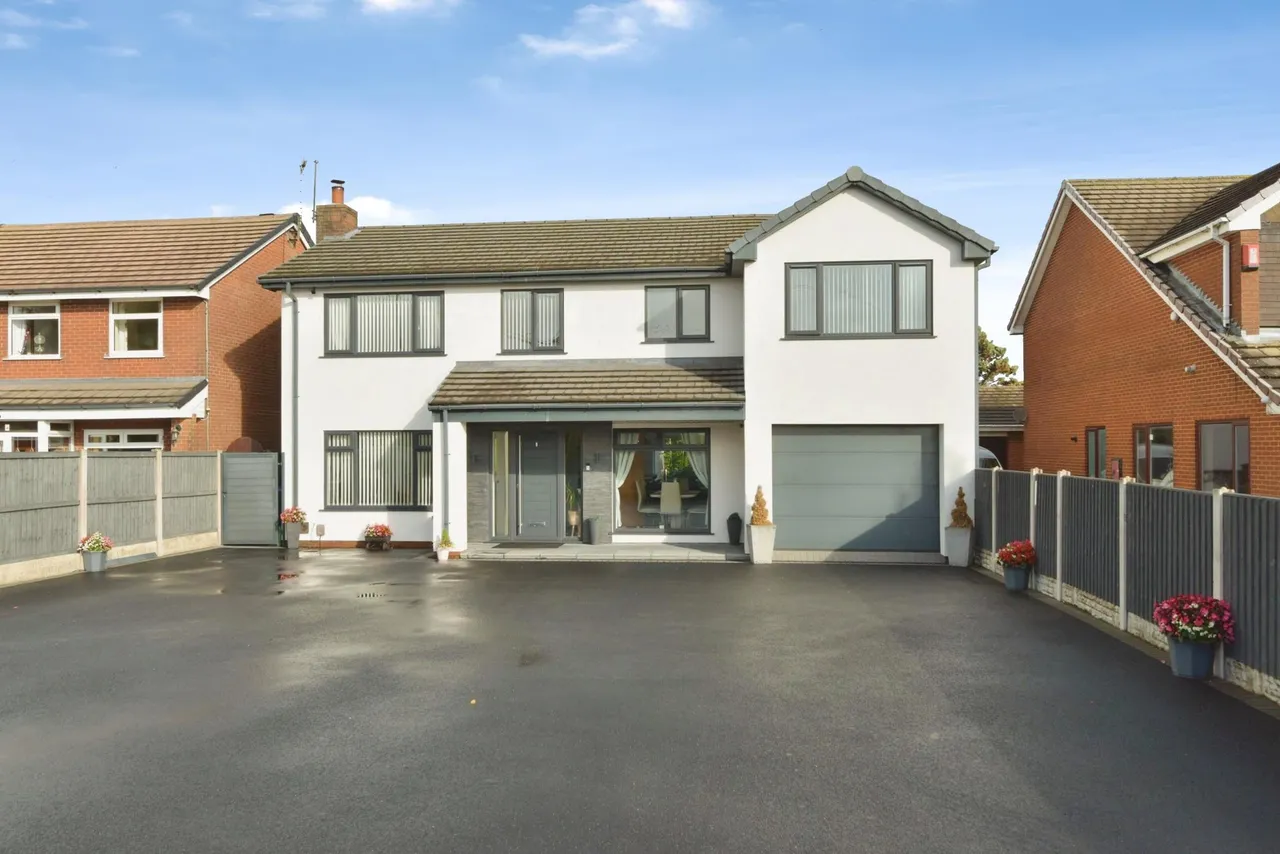 5 bed house for sale, Cellarhead Road, Werrington, ST9