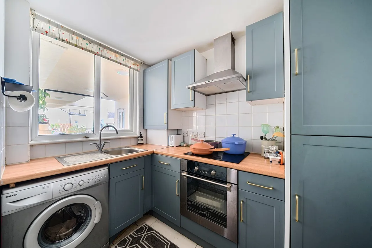Mantle Road, SE4, photo 8