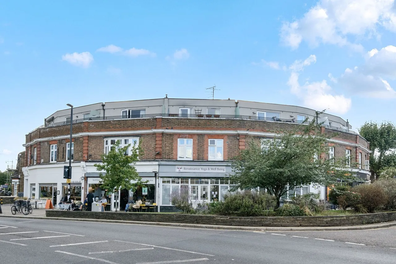 1 bed flat for sale — Mantle Road, SE4