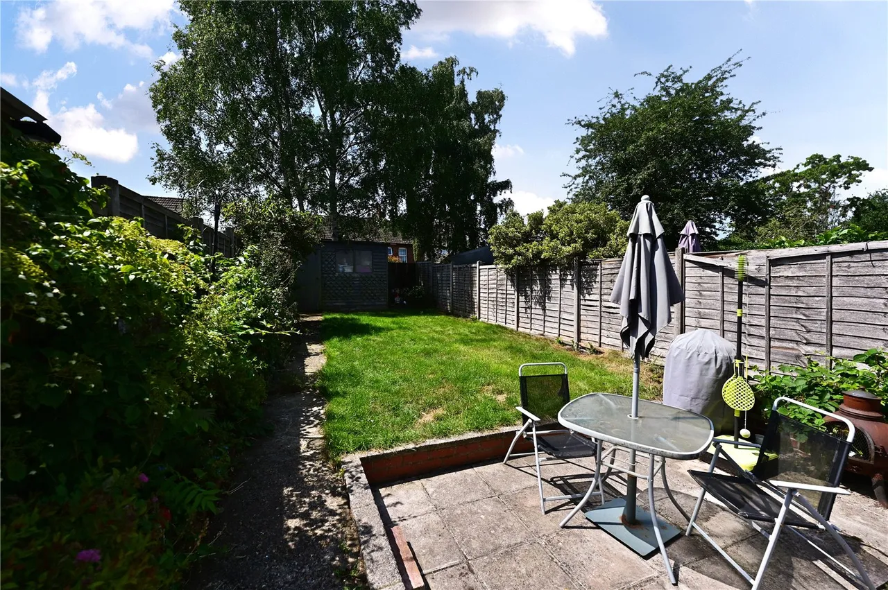 Ash Hill Road, Ash, Guildford, Surrey, GU12 5DN, photo 7