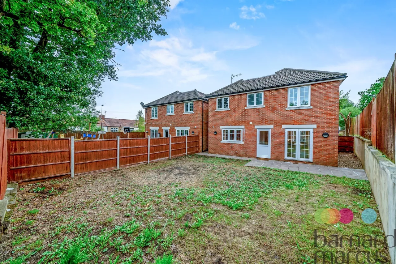Amber Close, County Gate, EN5, photo 3